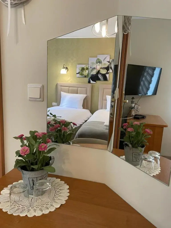Villa Regina - Spokojna okolica - 100 metrów od lasu - blisko szpitala