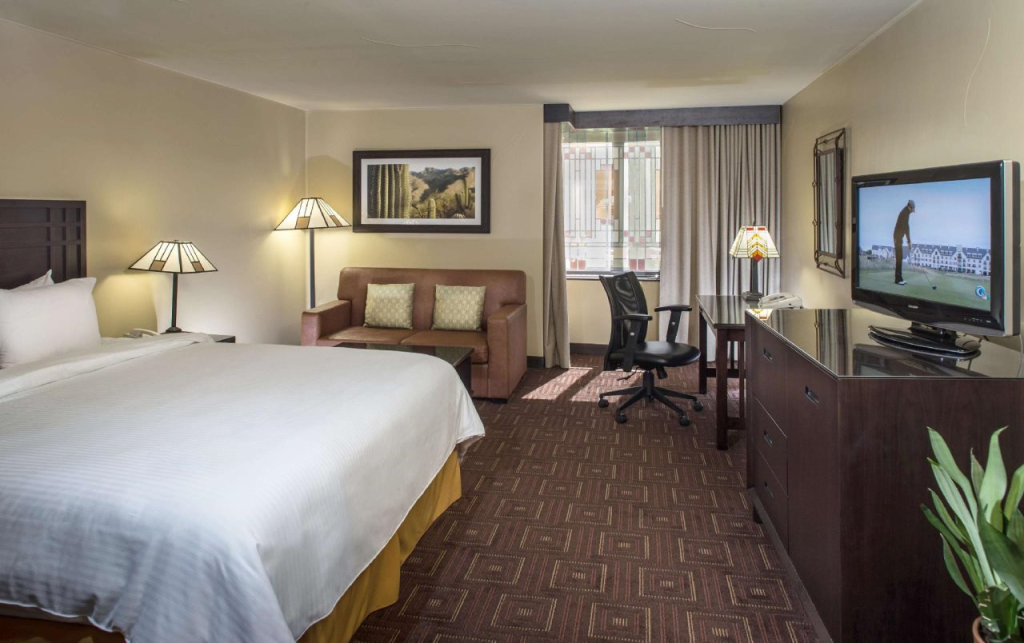 DoubleTree by Hilton Phoenix- Tempe