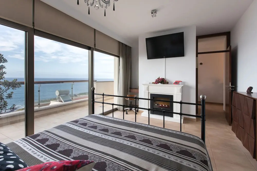 Vertical Villa: luxury, sea views & private SPA