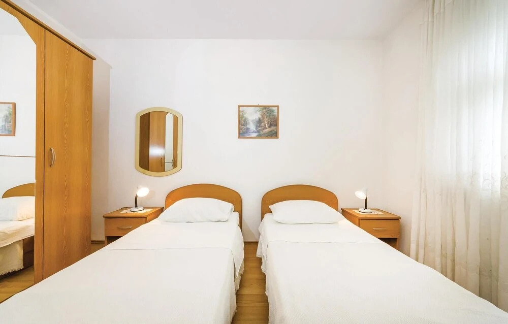 Nice Home in Sukosan With Wifi and 6 Bedrooms
