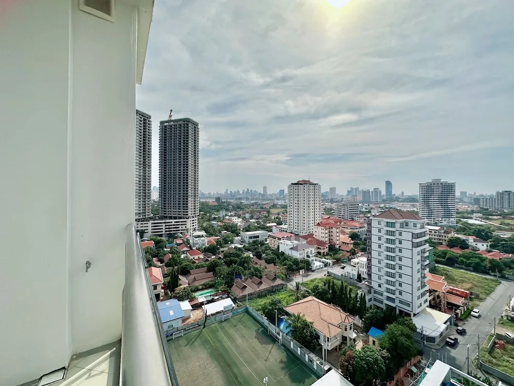Infinity 28 Hotel and Residence