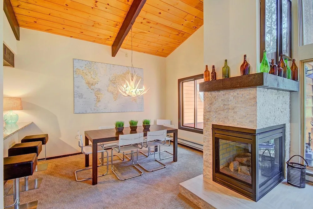 Tannenbaum By The River Condo: Walk To Town, Slopes