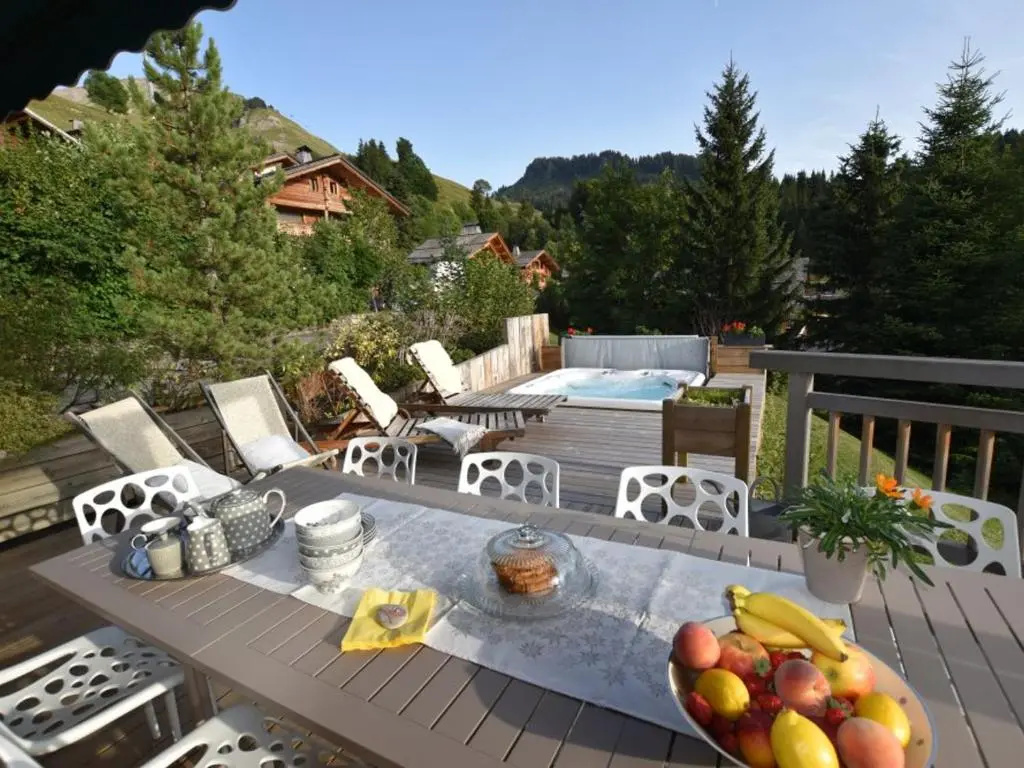 Chalet spacieux, skis aux pieds avec sauna, jacuzzi et salle de sport, proche centre et pistes - FR-1-467-68