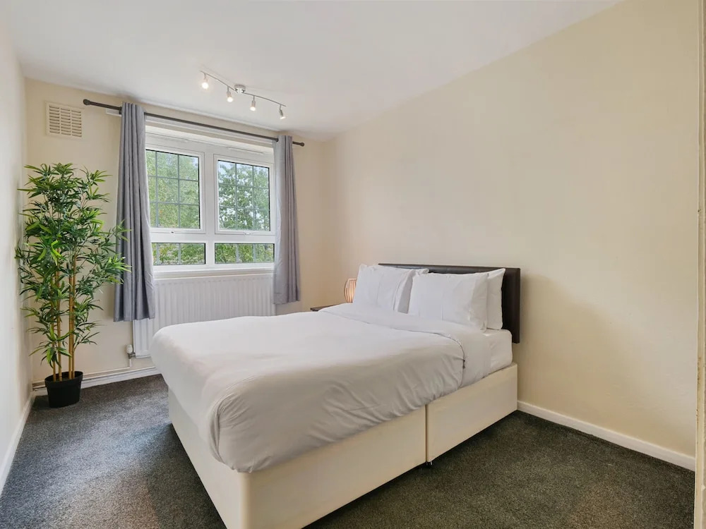The Xavier Flat by Kasar Stays