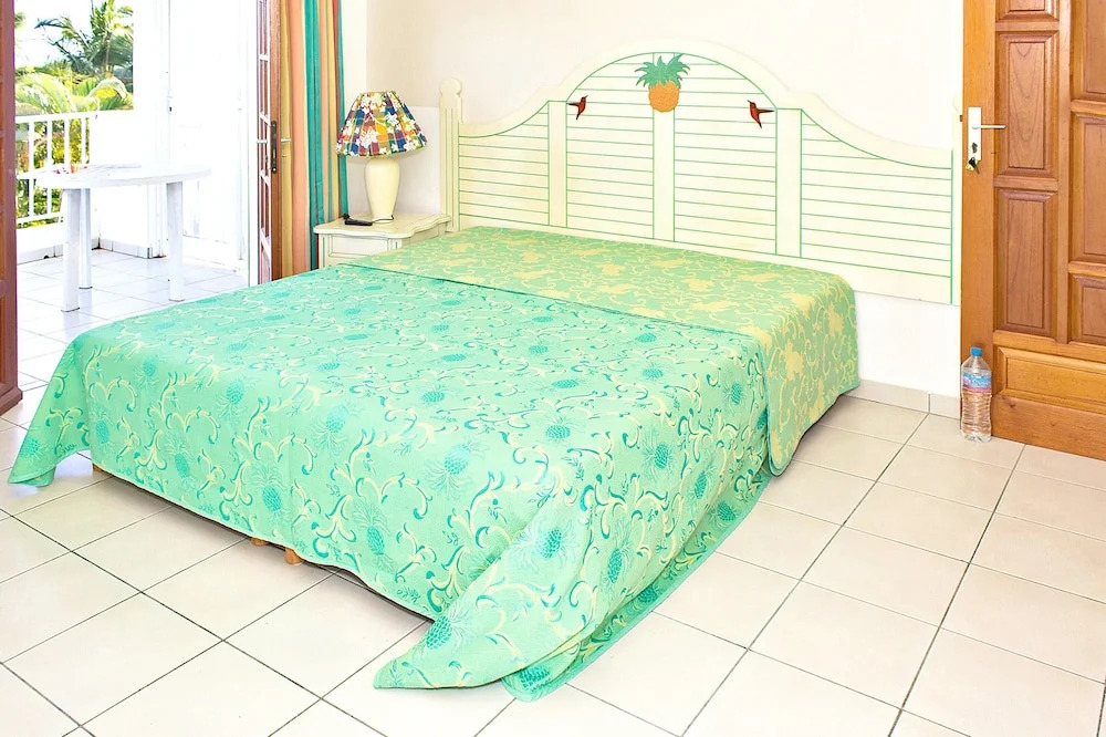Studio in Sainte-anne, With Private Pool, Furnished Garden and Wifi -