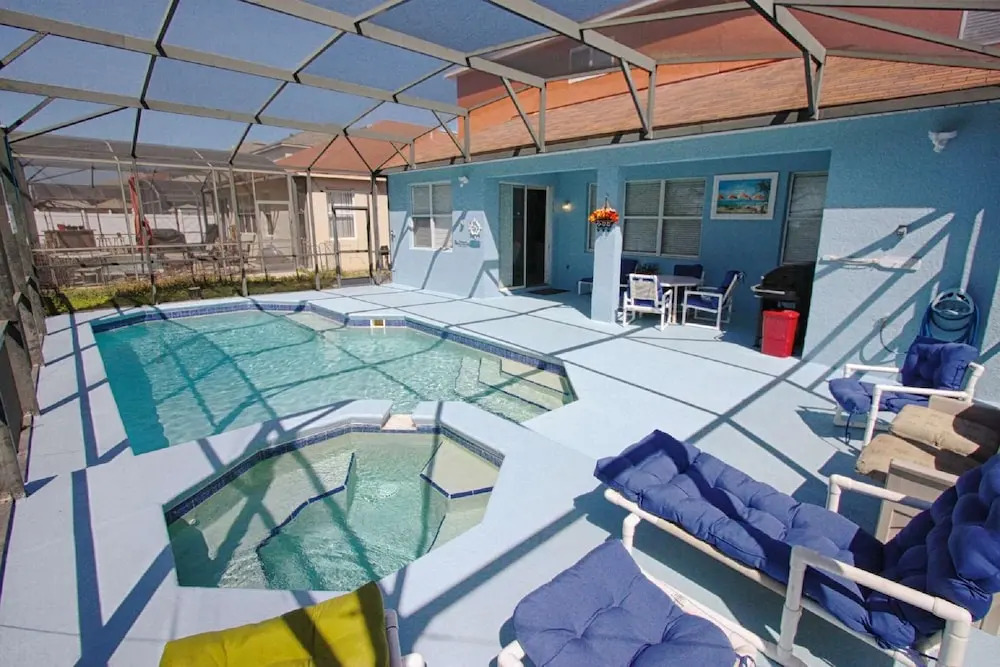329 Windwood Bay
