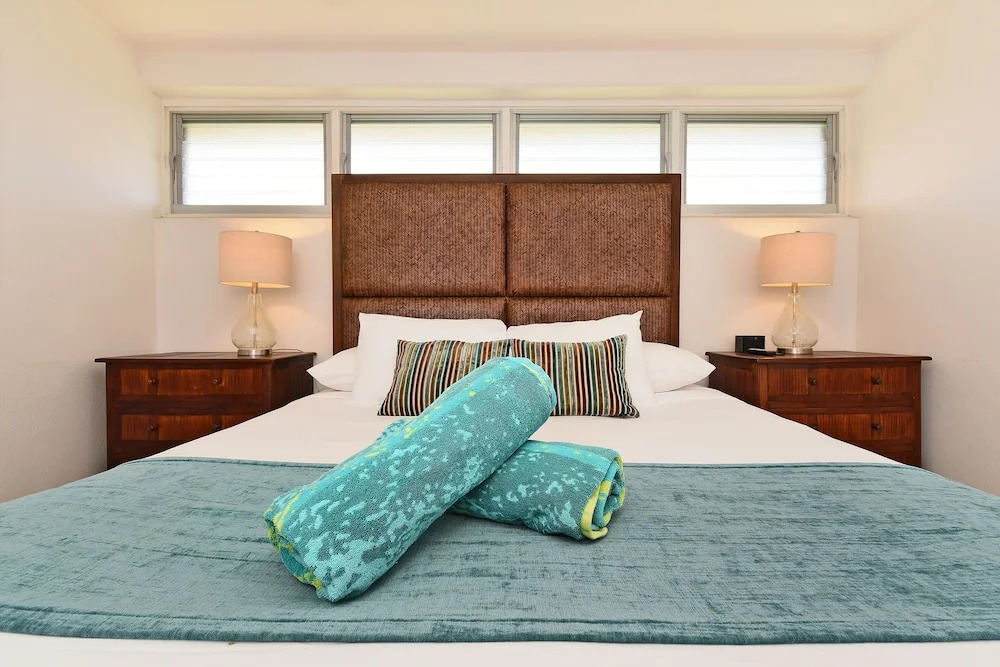 Lahaina Roads #205 1 Bedroom Condo by Redawning