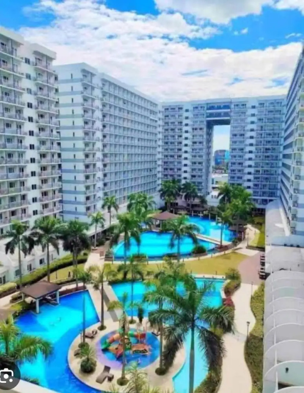 Xenial Pasay City Apartment for Rent - Entire House Front of Mall of Asia