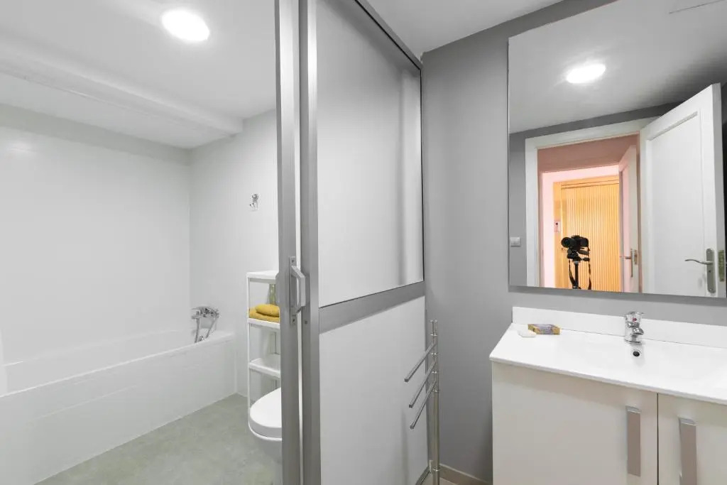 Light and bright apartment in central Valencia