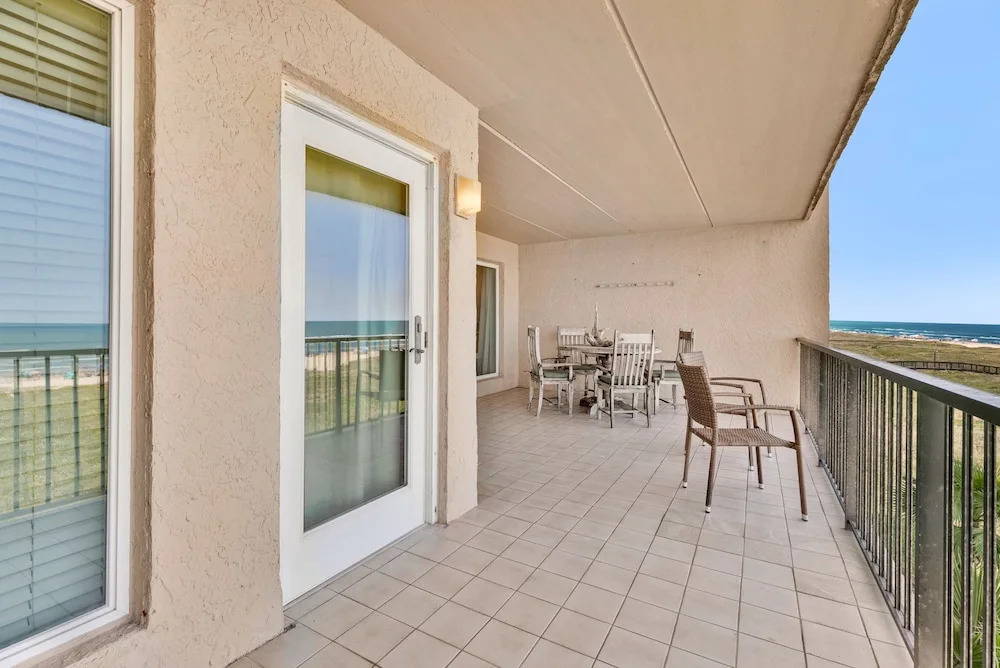 Beach House Unit #401 3 Bedroom Condo by RedAwning