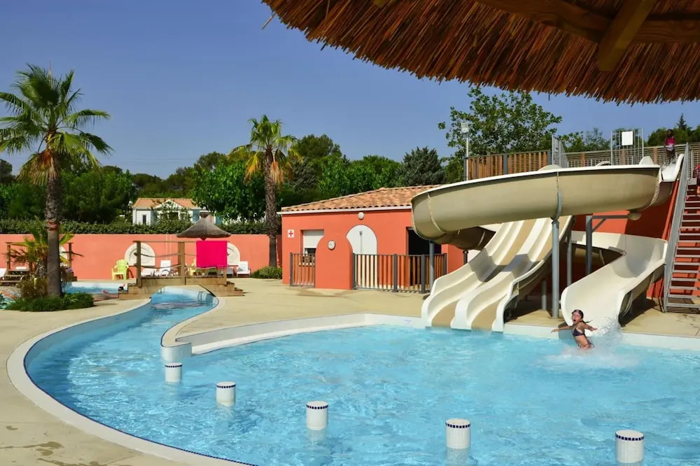 Bessan Mobile Home With Pool Fun