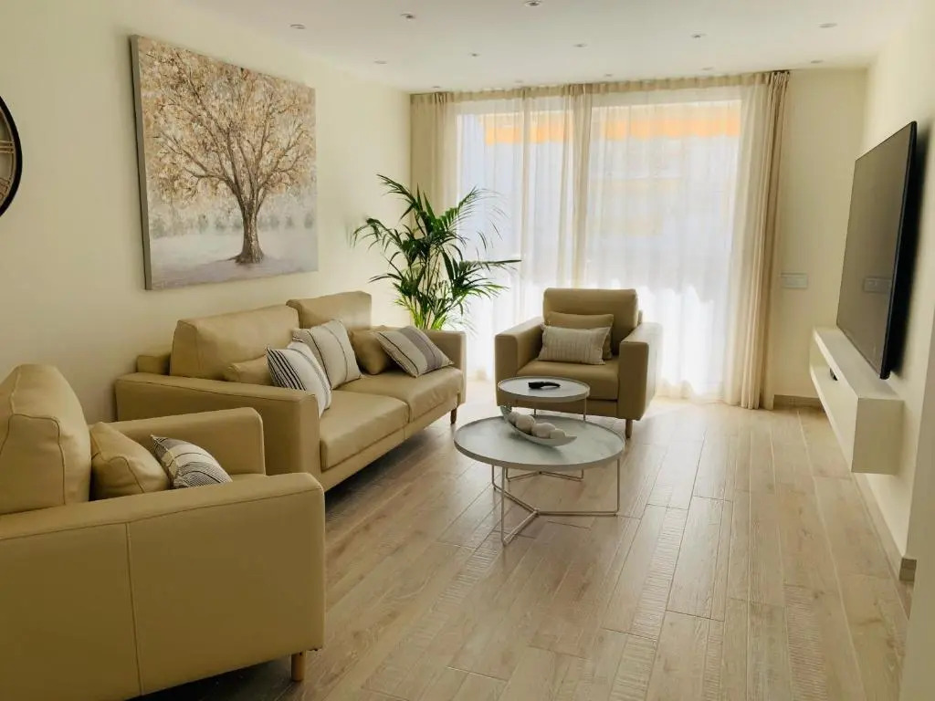 Sitges Spaces Oasis Suites- 4 Bedroom, 4 Ensuite Bathrooms, Terrace, Pool, Sitges Centre
