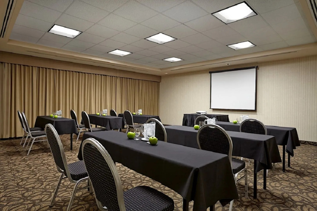 Acclaim Hotel by CLIQUE