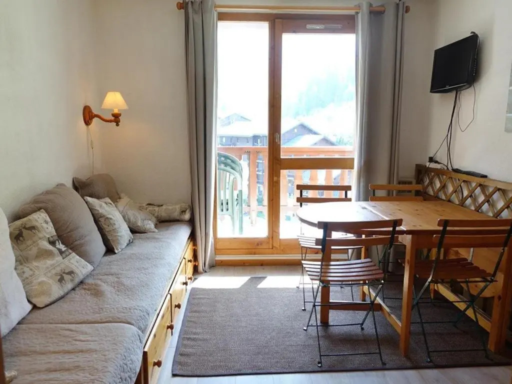 Appartement cosy pour 4, au cœur du village, proche des pistes et avec piscine estivale - FR-1-342-173