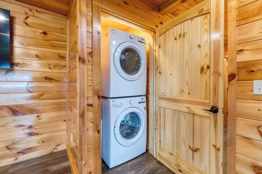 Sleeps 24 2 Homes, Hot Tub, Sauna, Movie Theater, Firepit, Pool, Tennis Courts