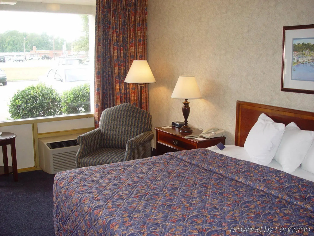 Mayfair Inn