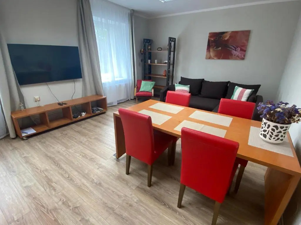 Family or Group Apartment in Silent Center
