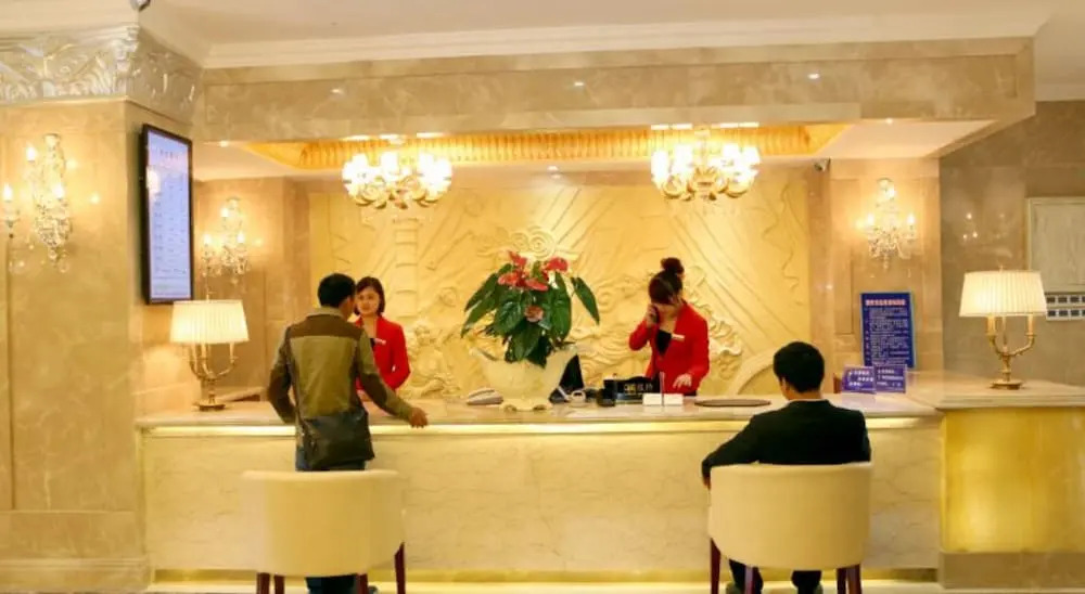 Zerun Hotel (Chengdu Southwest Jiaotong University Subway) Station)