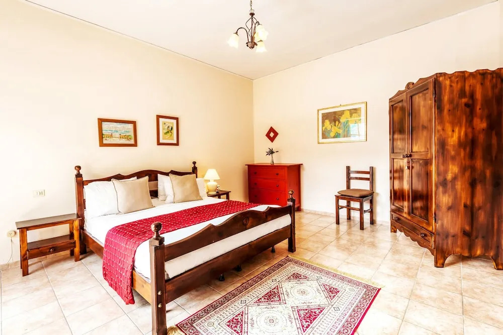 Lake Como Beach Resort and Villas