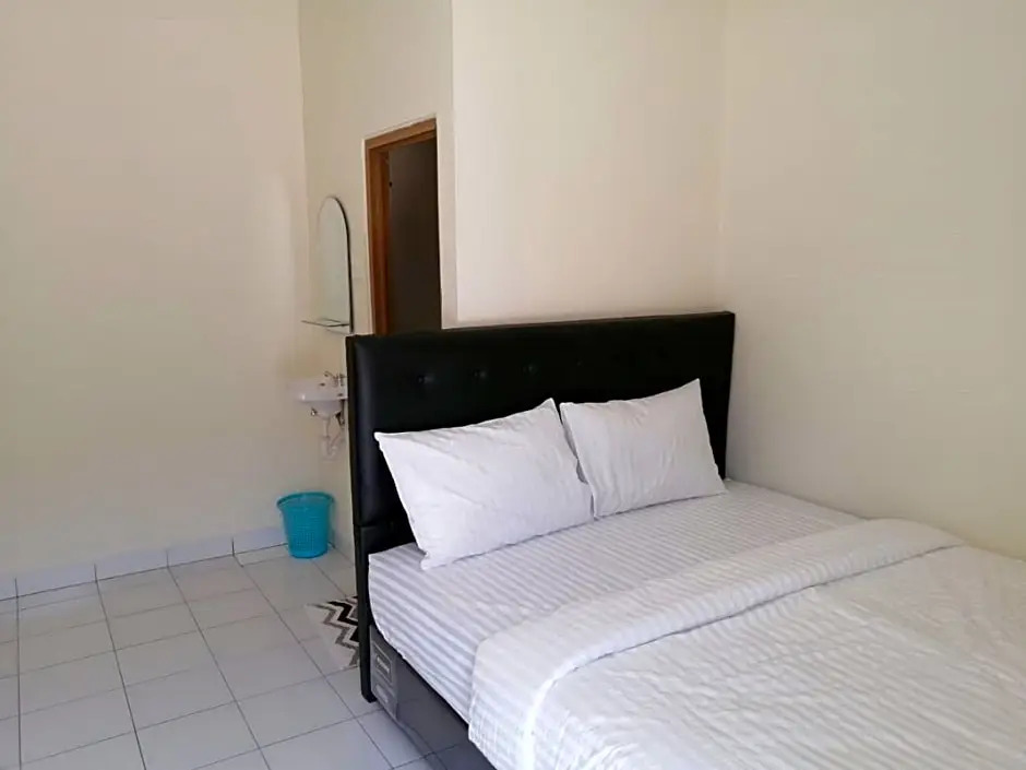 OYO 90228 Villa Ratu Kencana Sari