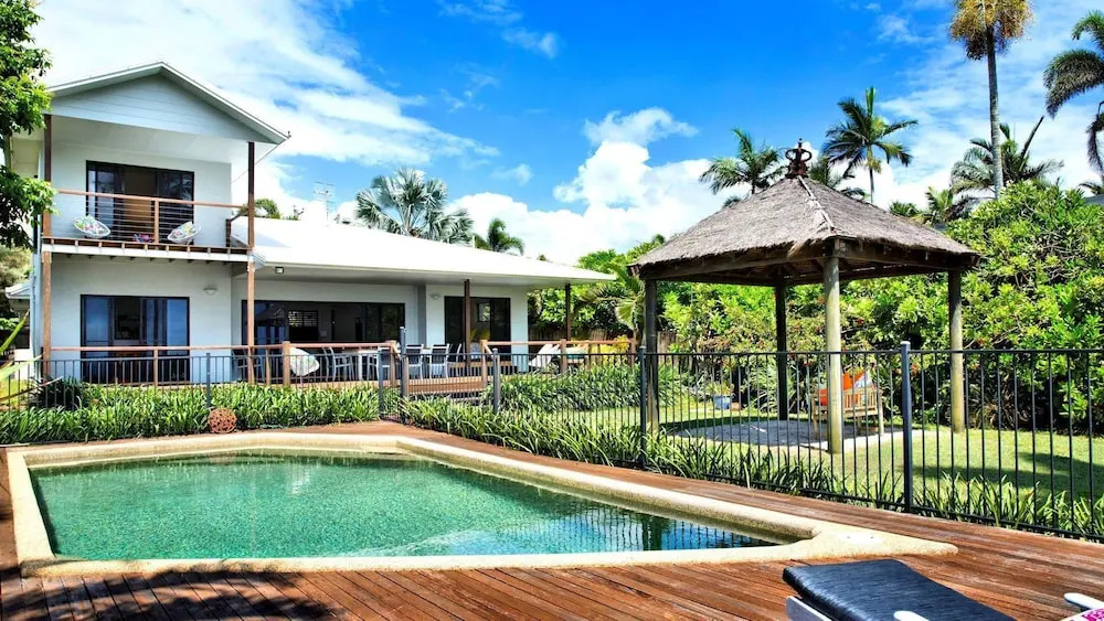 The Beach Villa on Newell Beach