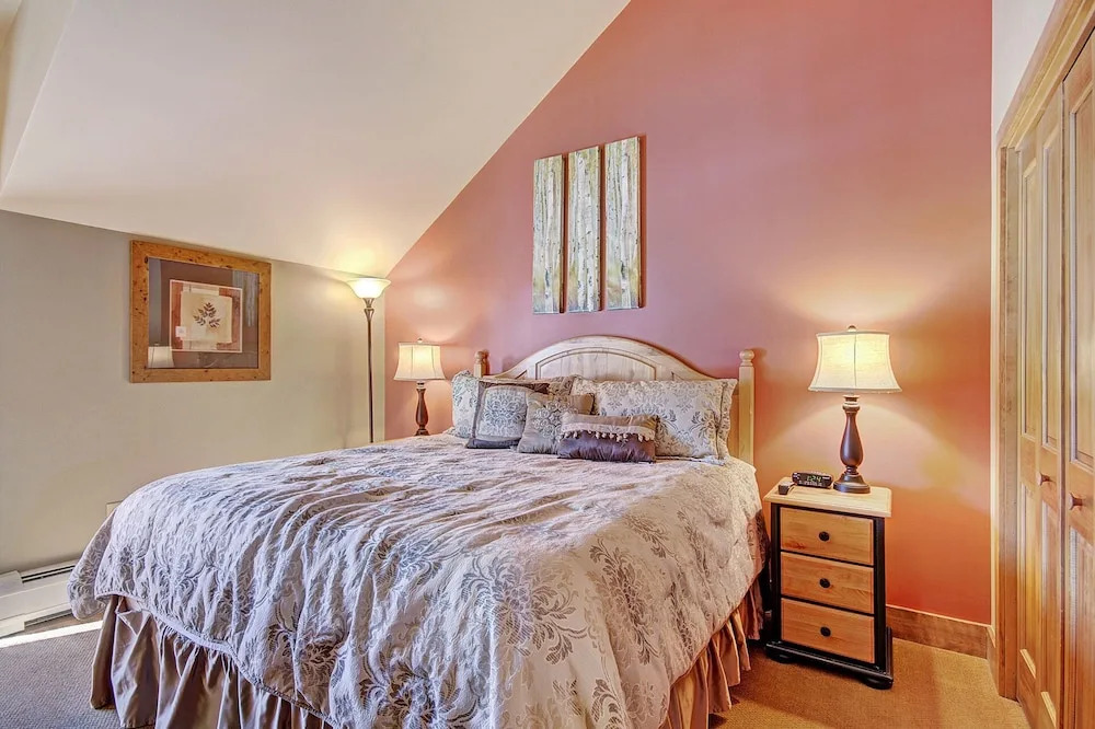 2296 Red Hawk Lodge 2 Bedroom Condo by RedAwning