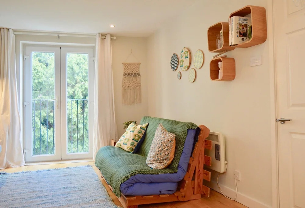 Contemporary 2 Bedroom Apartment in Bristol City Centre
