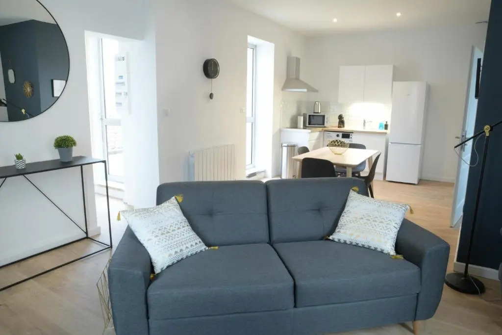 T2 de 55m2 avec toit terrasse, hyper centre, wifi, Netflix, draps, savons et serviettes fournis