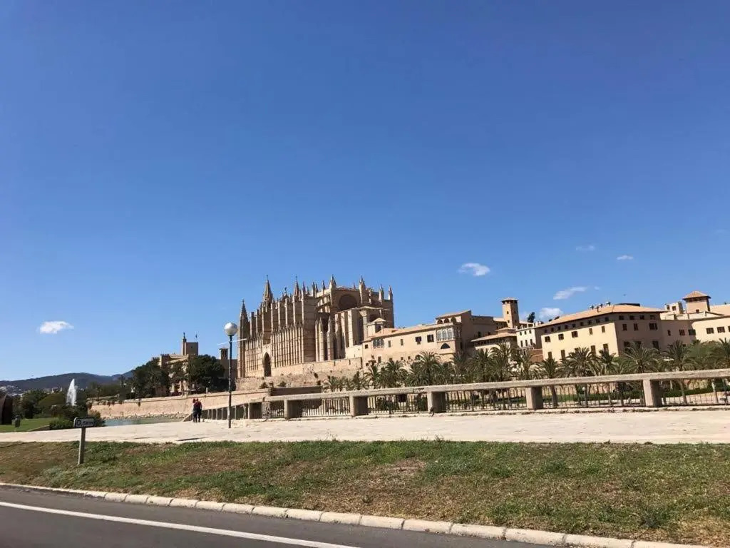 NEW ART BEACH HOSTEL- Albergue Juvenil
