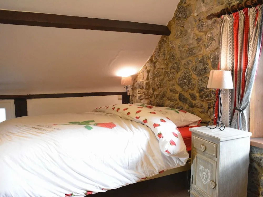 Cozy Cottage in Han-sur-Lesse near Forest