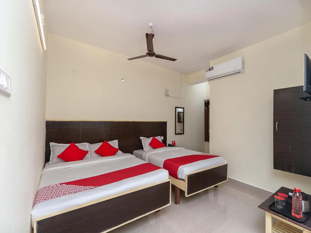 OYO 19011 Hotel Sannidhi Residency