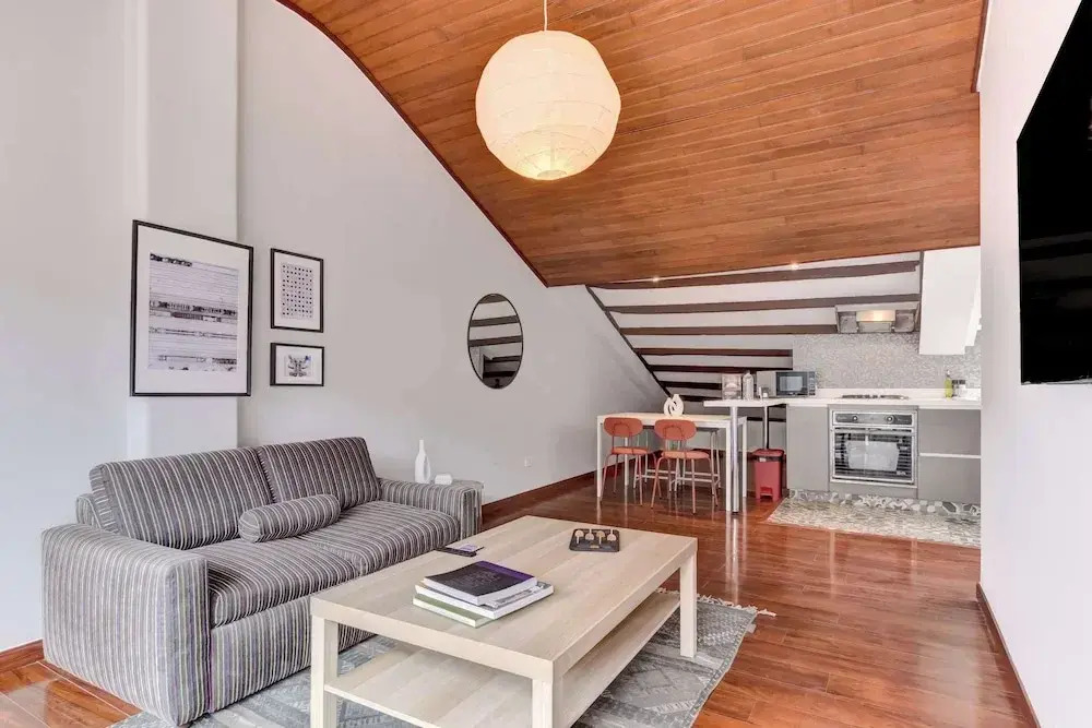 w Delightful 1BR With Terrace in Zona T