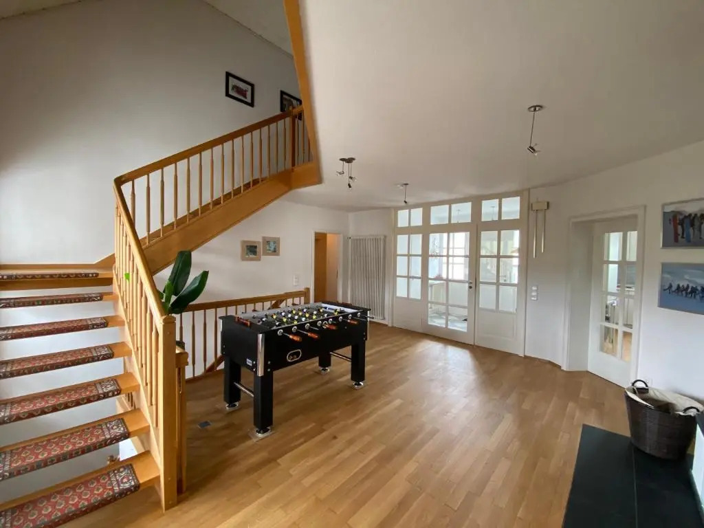 Villa Vahl Luxe groepsvilla, 16 personen, tuin met BBQ en sauna, open haard, perfect voor families & retreats