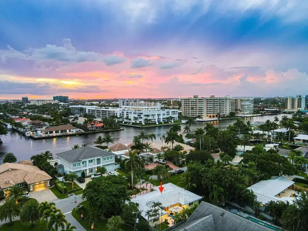 Walking Distance to the Beach 3Br House With Pool