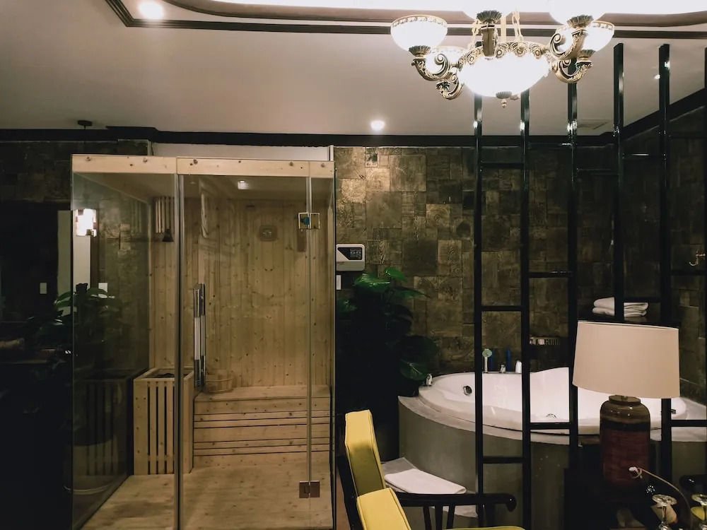 HANZ KOI Boutique Hotel Saigon