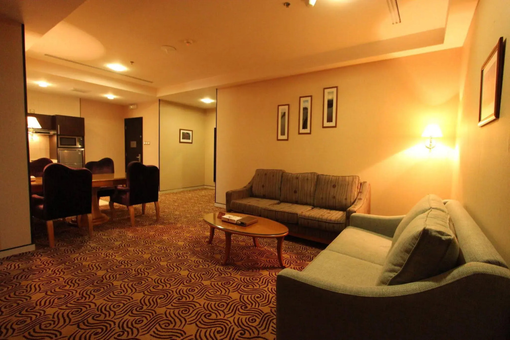 Awaliv Hotel