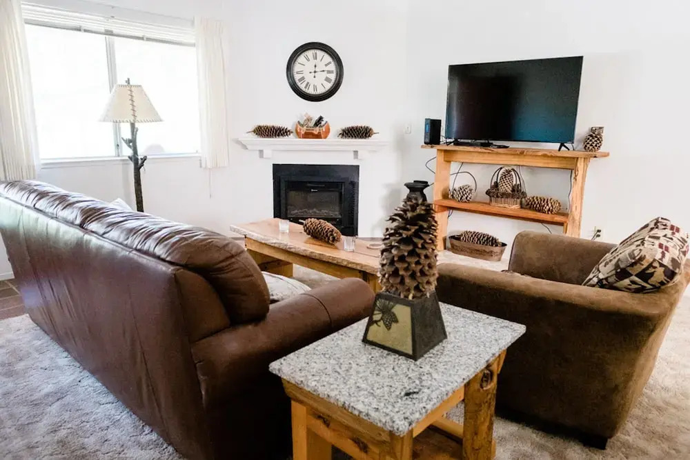 Pinecone Getaway