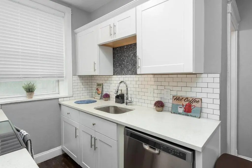 Trendy 1br in Garden District