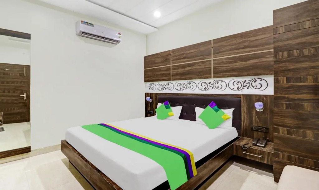 Itsy Hotels Anjali Mahal 500, Mtrs From Mathura Railway Station