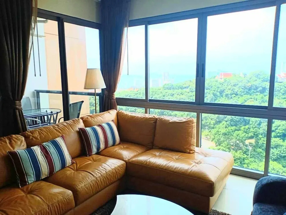 3110 - 2 Bedroom Seaview Deluxe Apt Unixx Pattaya