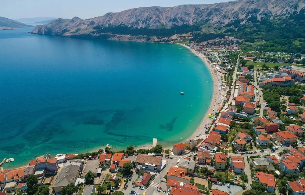 Beautiful Apartment in Baska With 2 Bedrooms and Wifi