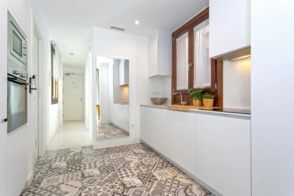 Beautiful one-bedroom apartment near the Cathedral. Zacatin 301