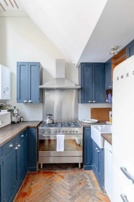 Tastefully Curated Mezzanine Studio Flat Hackney!