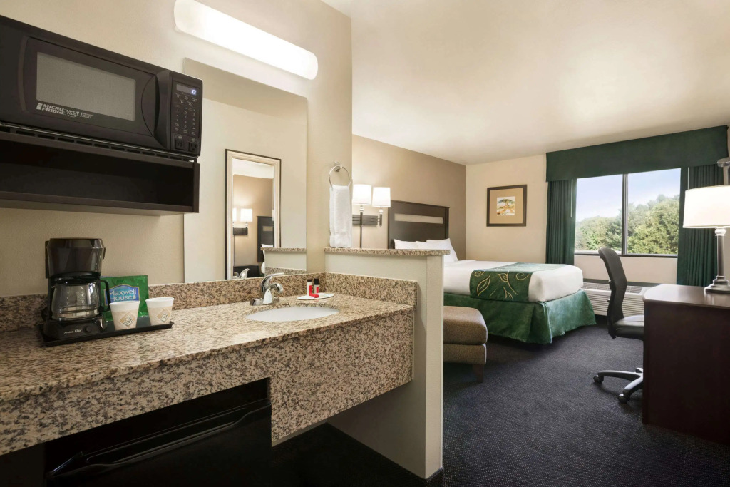 Travelodge by Wyndham Brunswick near Fredrick