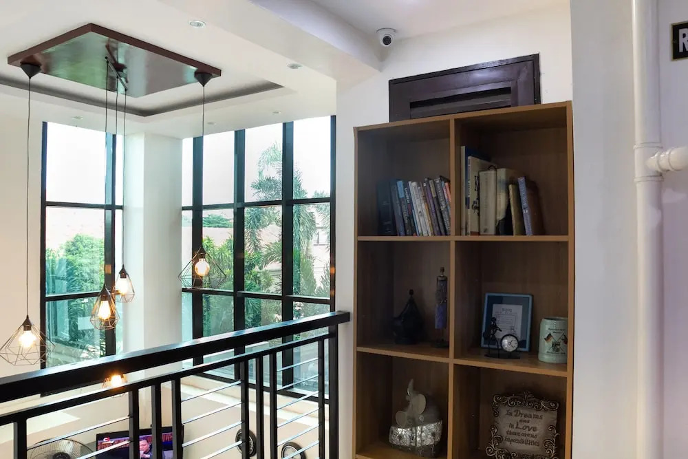 Circle-b Apartelle & Suites