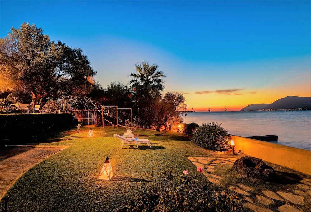 House With 4 Bedrooms in Agios Vasilios, With Wonderful sea View, Enclosed Garden and Wifi