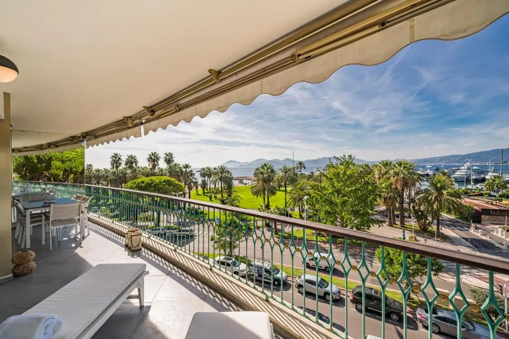 Brand new two bedrooms on the Croisette