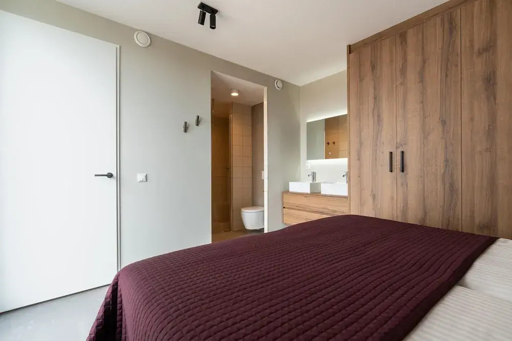Spacious Apartment in Den Haag With View