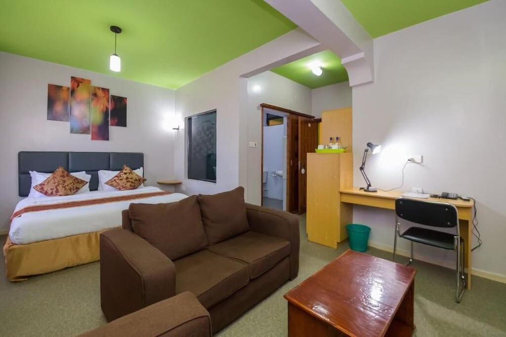 Maple inn & Resort