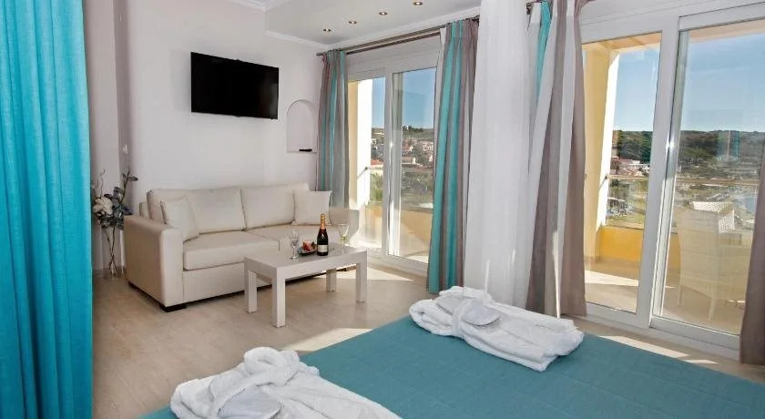 Paralia Luxury Suites